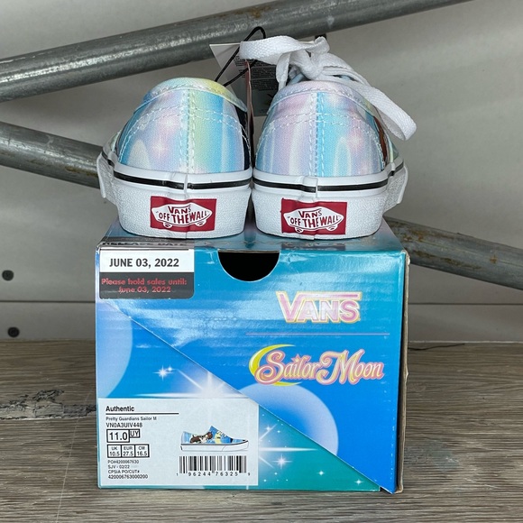 NIB Vans X Pretty Guardian Sailor Moon Authentic Shoes - Picture 4 of 8